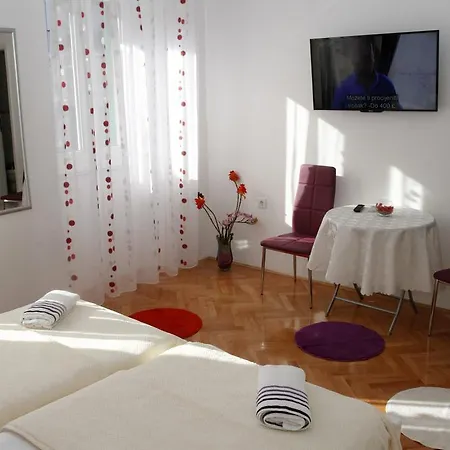 Miletic Near The Palace בית הארחה 3*