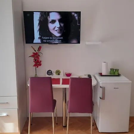 Miletic Near The Palace بيت ضيافة سبليت