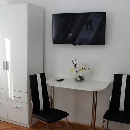 Miletic Near The Palace Konukevi Split