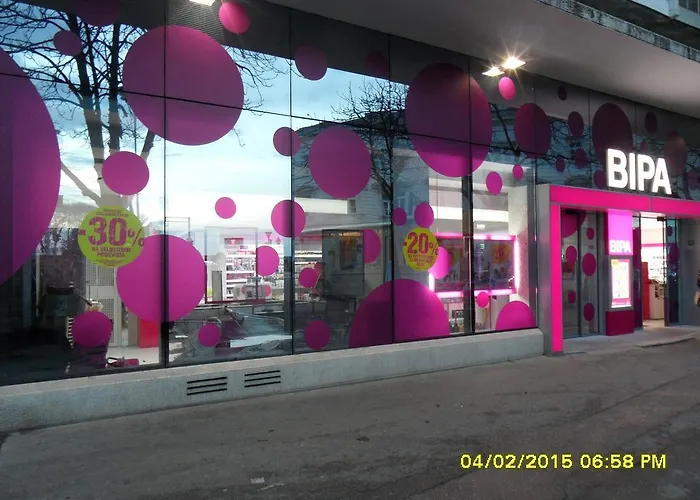 Miletic Near The Palace